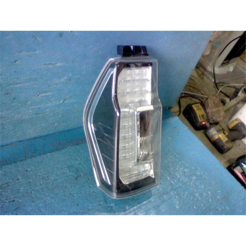 ダイハツ 純正 タント 《 LA600S 》 左テールランプ 81560-B2690