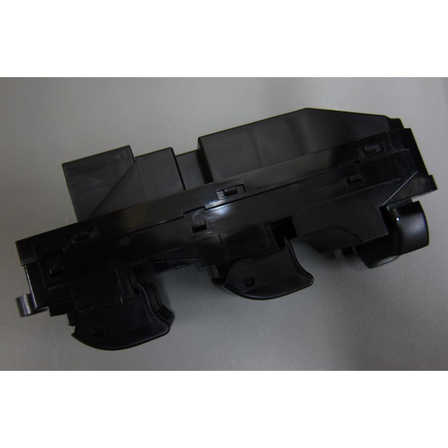 パワーウインドマスタースイッチ 37990-64P12 エブリィ DA17V スズキ