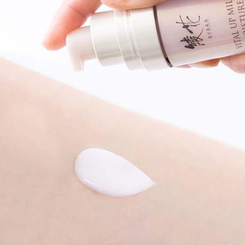 綾花 バイタル アップ ミルク モイスチャー 詰替用 ( 100ml )/ : 爽快