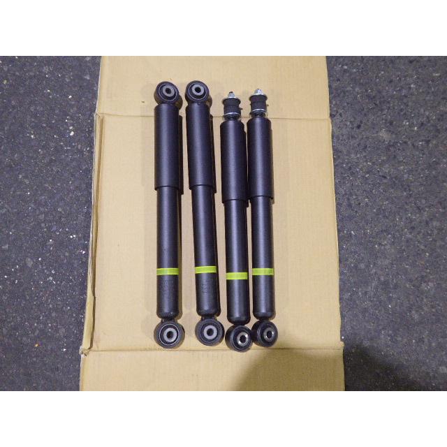R8年新車外し品ジムニーJB64用純正アブソーバー1台分 : ショウワ