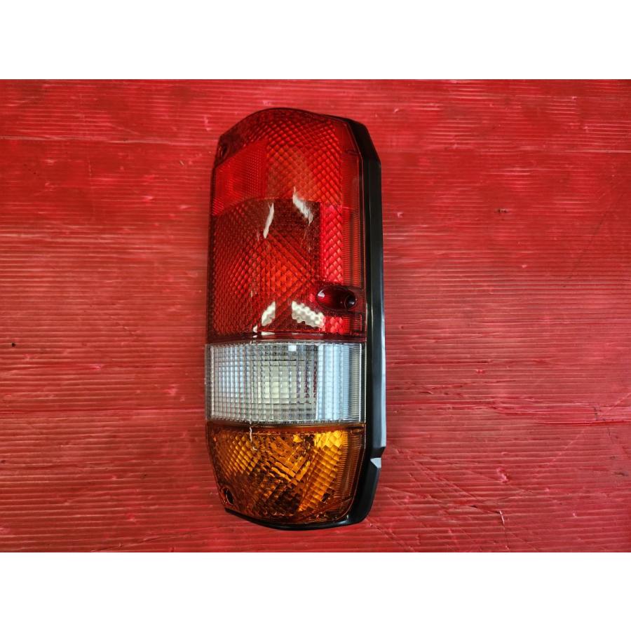 トヨタ KZJ78W ランドクルーザープラド 純正 右 テールランプ Koito 60