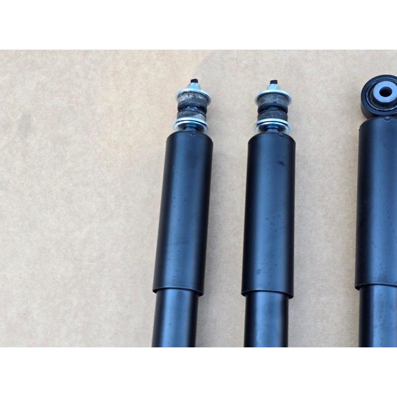 R8年新車外し品 ジムニーシエラJB74 5型用純正アブソーバー1台分