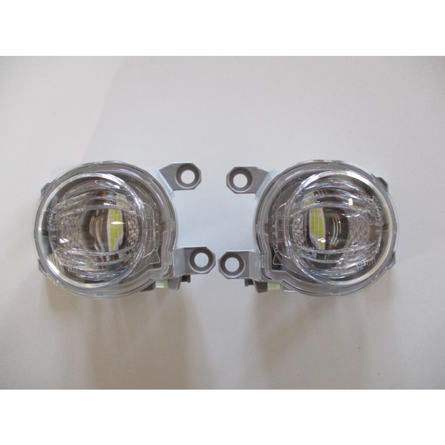トヨタ（TOYOTA） ☆新車外し美品☆ トヨタ純正 LEDフォグランプ 左右