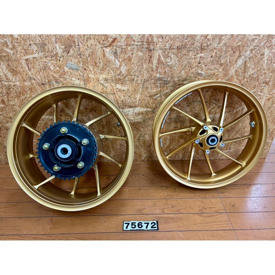 送料無料!!】75672 中古 HONDA ホンダ CB1300SF SB SC54 ゴールド