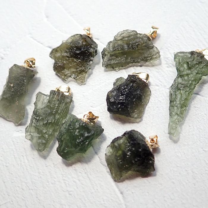 K18 モルダバイト原石 ペンダントトップ ペンダントヘッド レディース