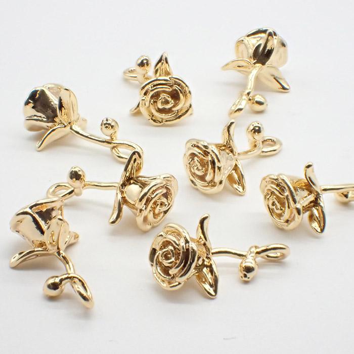 188. チャーム 一輪のバラ ゴールド 1個 ローズ バラ 薔薇 パーツ