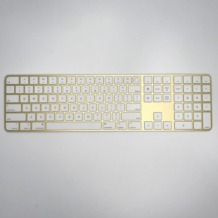 Apple Apple純正 MagicKeyboard USキー A2520 テンキー付 と Magic