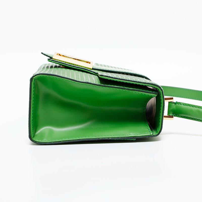 サルヴァトーレフェラガモ Salvatore Ferragamo ショルダーバッグ