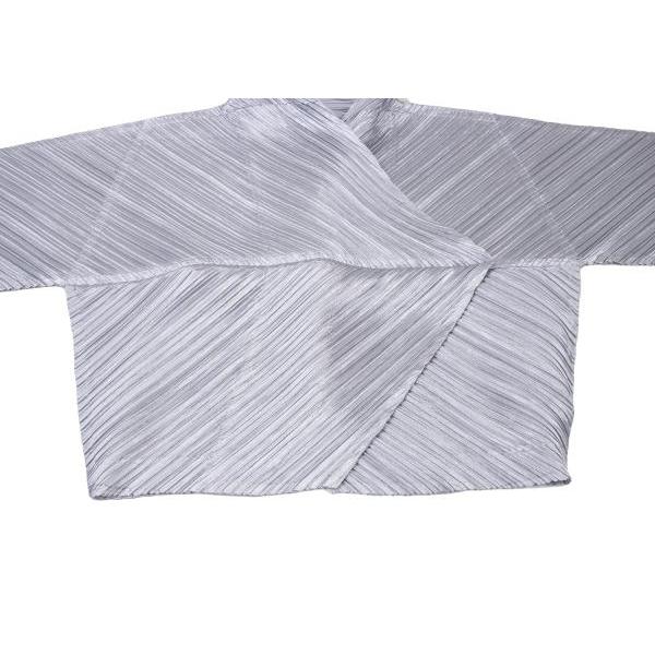 PLEATS PLEASE（プリーツ プリーズ） 光沢プリーツボレロジャケット