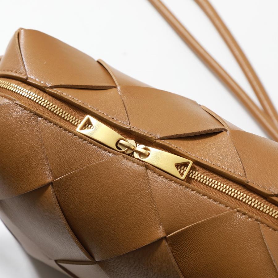 BOTTEGA VENETA（ボッテガ・ヴェネタ） ショルダーバッグ CASETTE