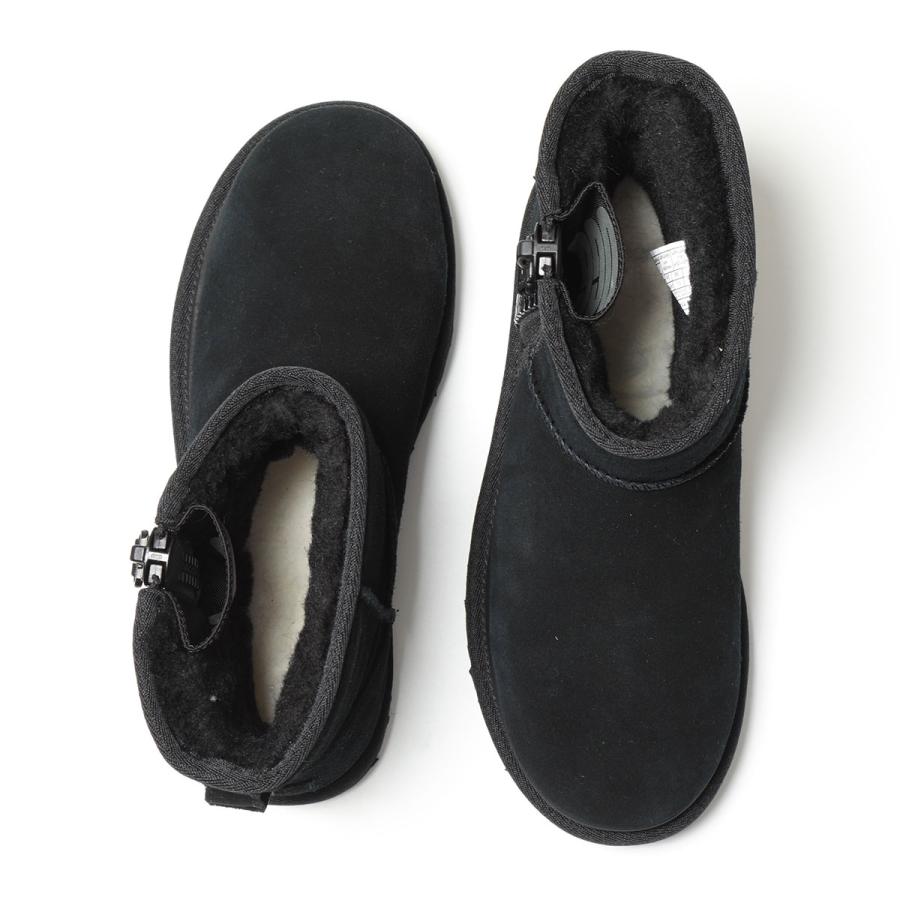UGG（アグ） ムートンブーツ Classic Mini Zipper Tape Logo