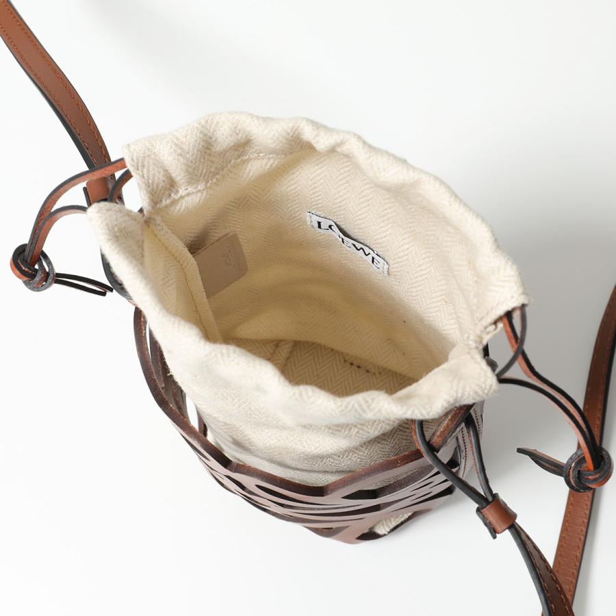 LOEWE（ロエベ） ショルダーバッグ ANAGRAM CUT OUT POCKET アナグラム