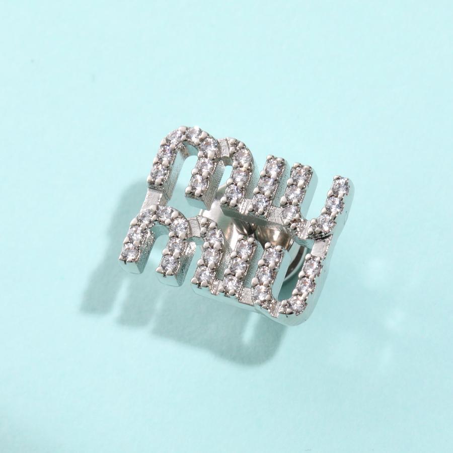 miu miu（ミュウミュウ） ブローチ 5IS097 2DNC レディース クリスタル