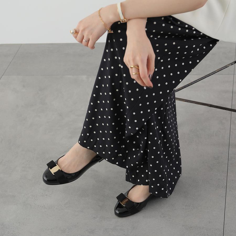 FERRAGAMO（フェラガモ） パンプス VARINA ヴァリナ 01 A181