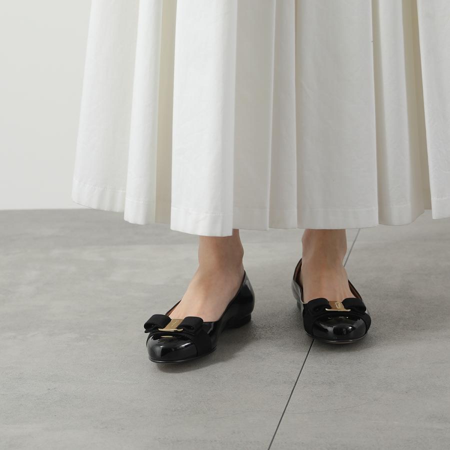 FERRAGAMO（フェラガモ） パンプス VARINA ヴァリナ 01 A181