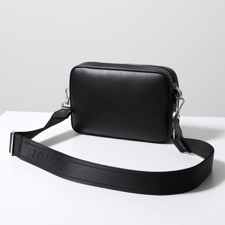 FENDI（フェンディ） ショルダーバッグ SQUARED FF CAMERA CASE