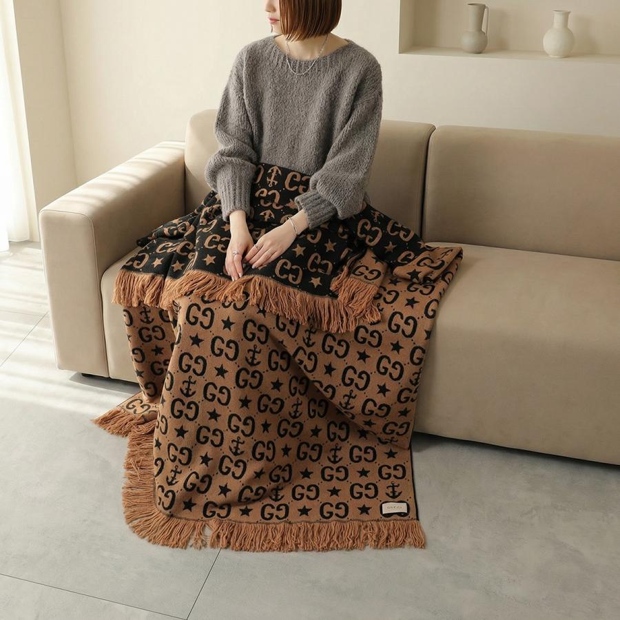 GUCCI（グッチ） ブランケット 660546 ZAG8K レディース メンズ GGロゴ