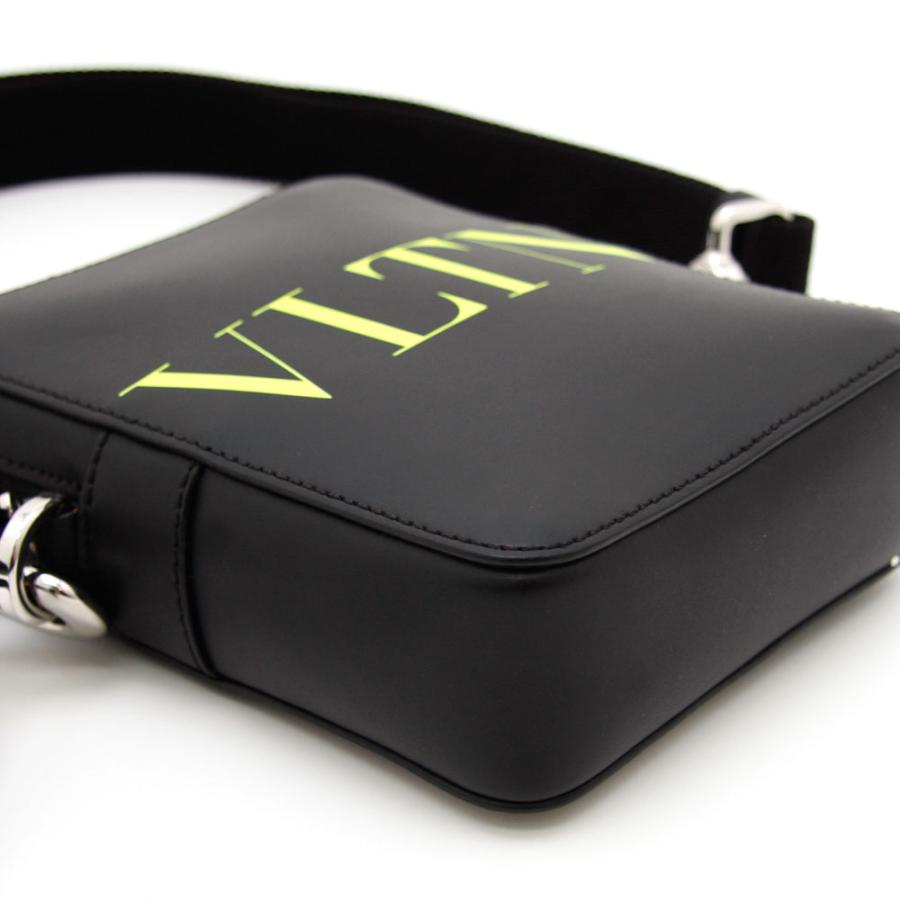 VALENTINO（ヴァレンティノ） ガラヴァーニ ショルダーバッグ VLTN