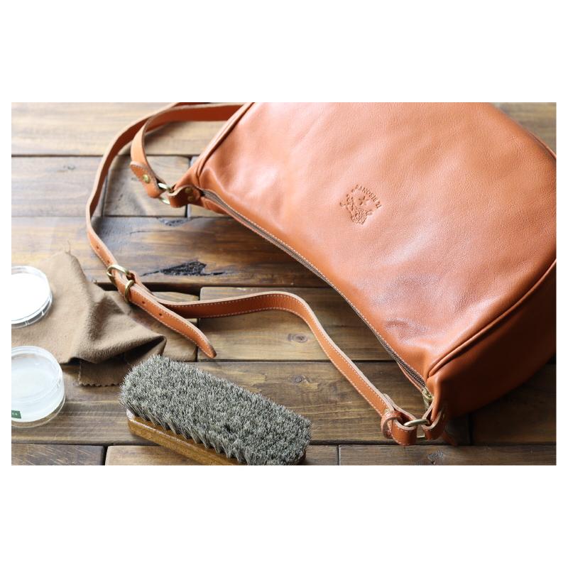 IL BISONTE（イルビゾンテ） バッグ 三日月 2wayレザー ショルダー