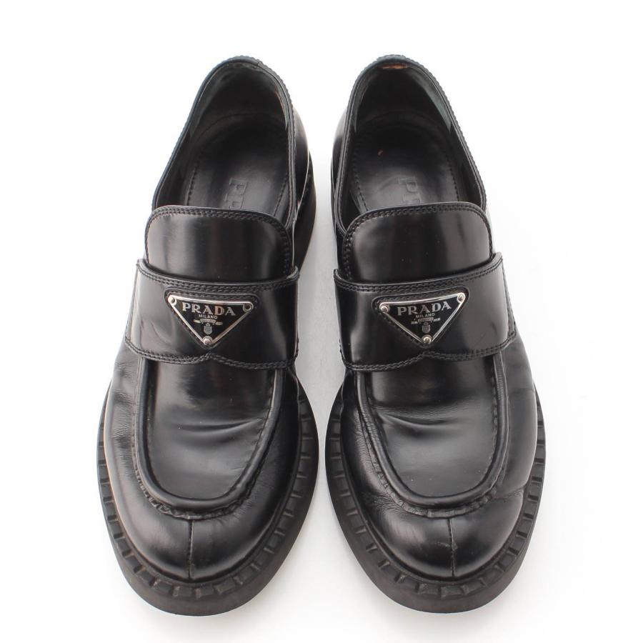 プラダモノリスブラッシュドレザーパテントレザーローファー37