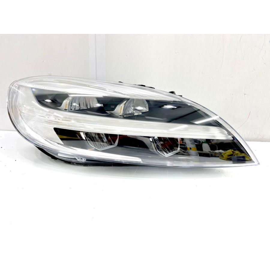 良品】 ボルボ V40 MB系 後期 純正LEDヘッドライト 右 31677025 （60A