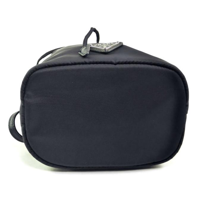 PRADA（プラダ） Re-Nylon テスート ナイロン ポーチ ドローストリング