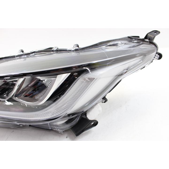 美品/キズ無 ヤリス MXPA10 LED ヘッドライト 左 左側 助手席側 コイト
