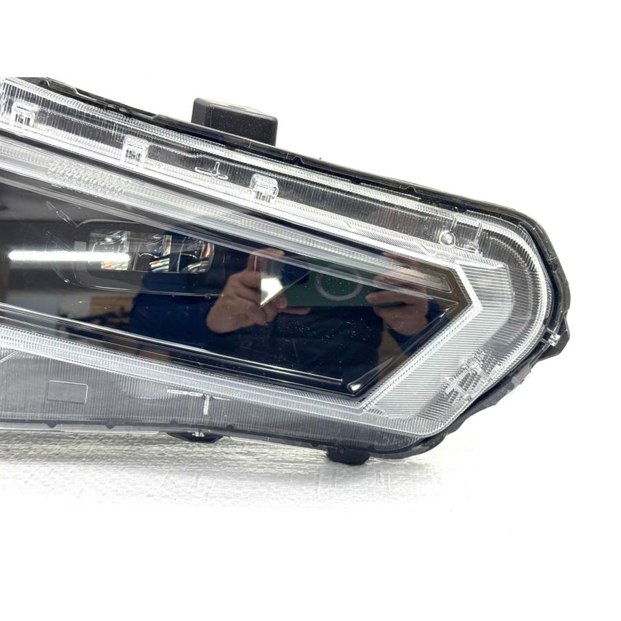 ホンダ WR-V DG5 純正 右 LED ヘッドライト IJL 100-8F08E （Z43-18