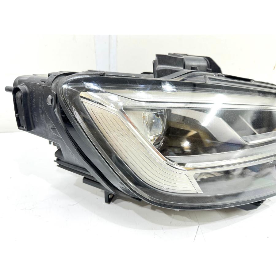 アウディ A3 8V 後期 純正LEDヘッドライト 右 8V0941034D/8V0941774L