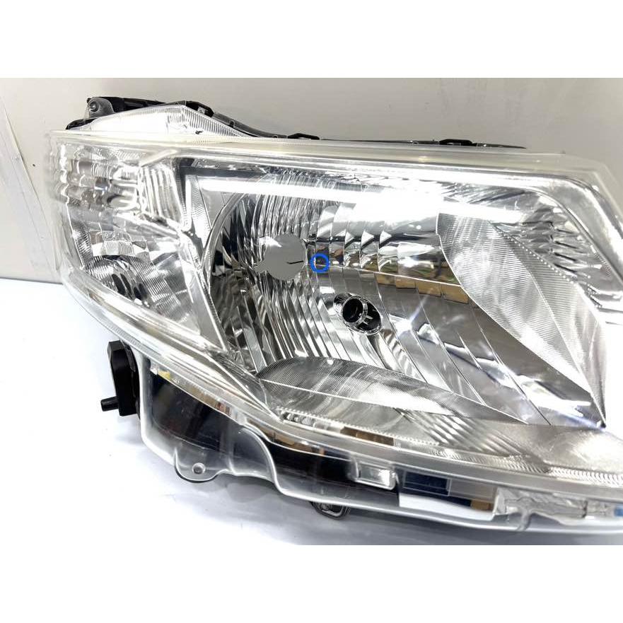 トヨタ ルーミー M900A/910A 純正 右 ハロゲンヘッドライト STANLEY