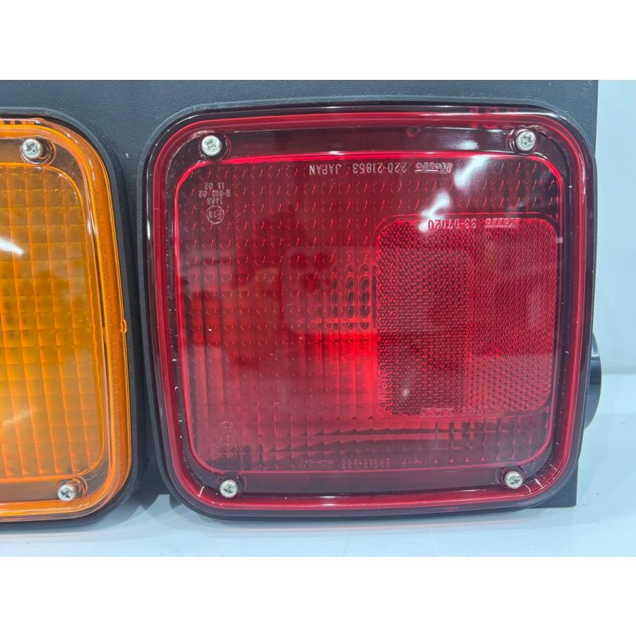 新車外し】トラック 2連 テールライト 右 KOITO 220-21853 (Y-161