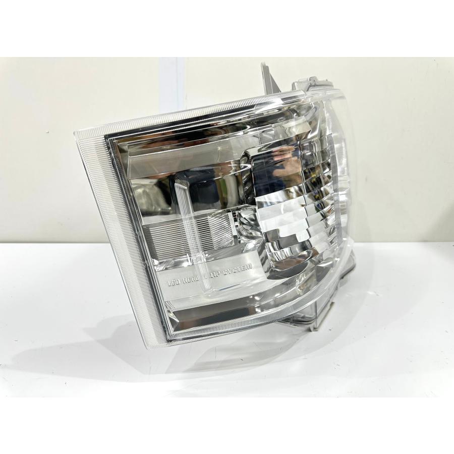 200系 ハイエース ダークプライム 4型/5型/6型 後期 純正LEDヘッド