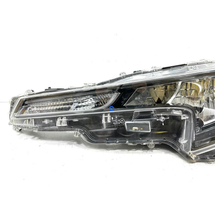 トヨタ カローラスポーツ NRE210H/211H 純正 左 LED ヘッドライト