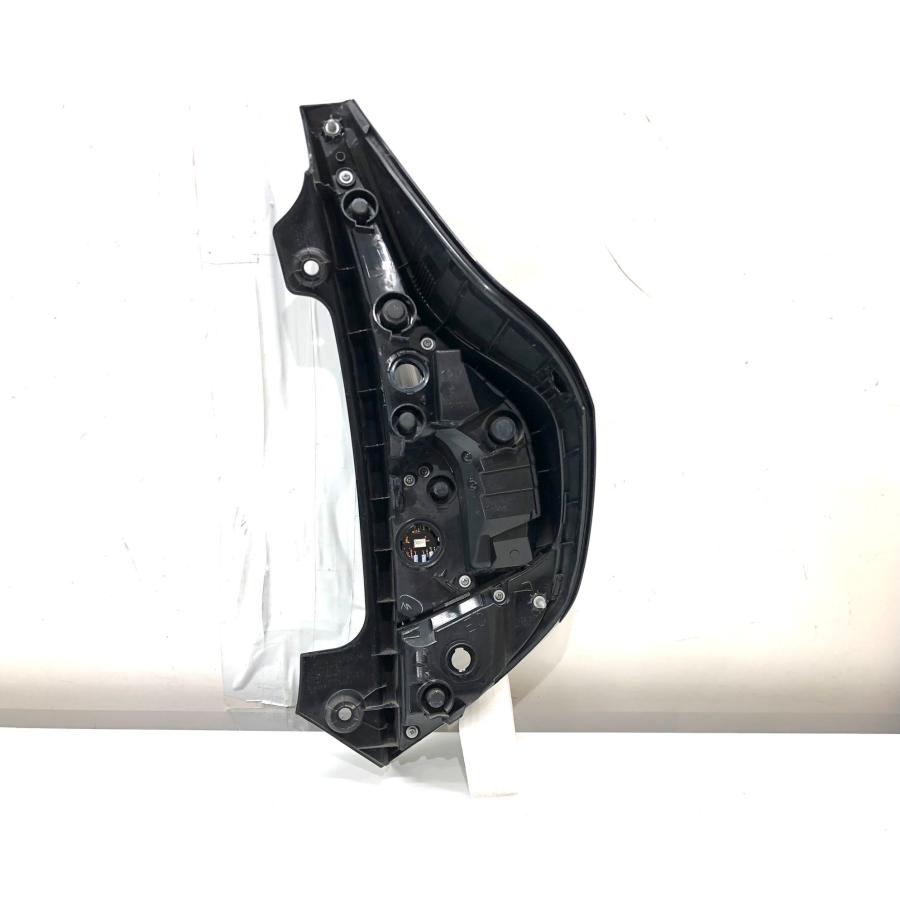 トヨタ アクア NHP10 中期 純正 テールランプ 左 81551-52D01