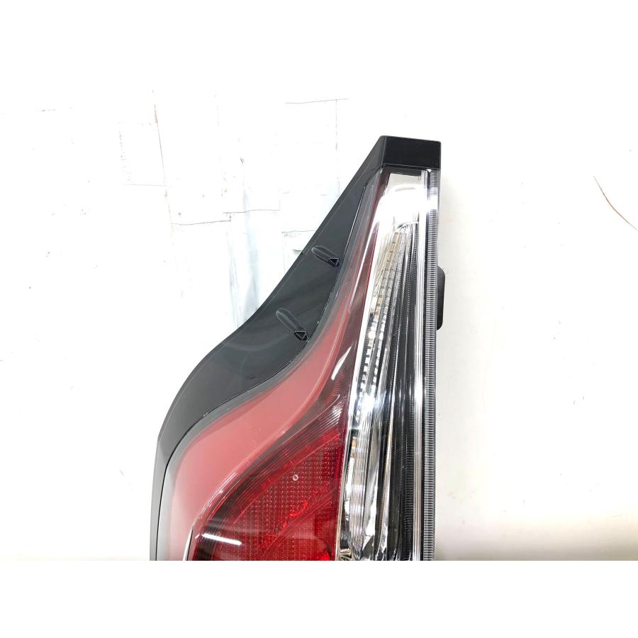 トヨタ アクア NHP10 中期 純正 テールランプ 左 81551-52D01