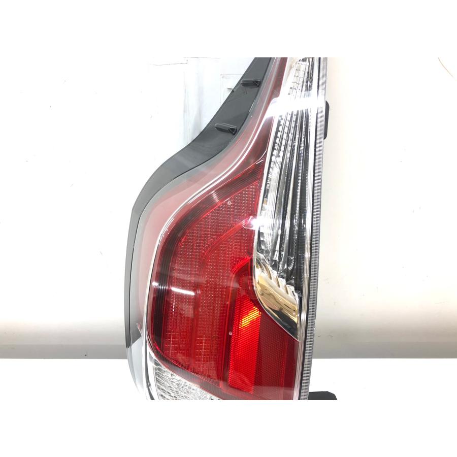 トヨタ アクア NHP10 中期 純正 テールランプ 左 81551-52D01