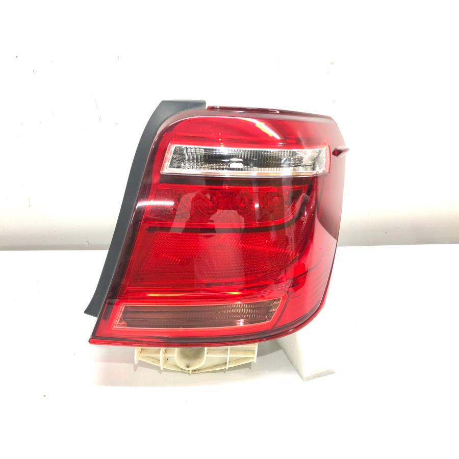 トヨタ カローラ アクシオ NRE161 後期 純正 テールランプ 右 KOITO12