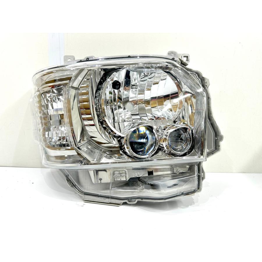 200系 ハイエース ダークプライム 4型/5型/6型 後期 純正LEDヘッド