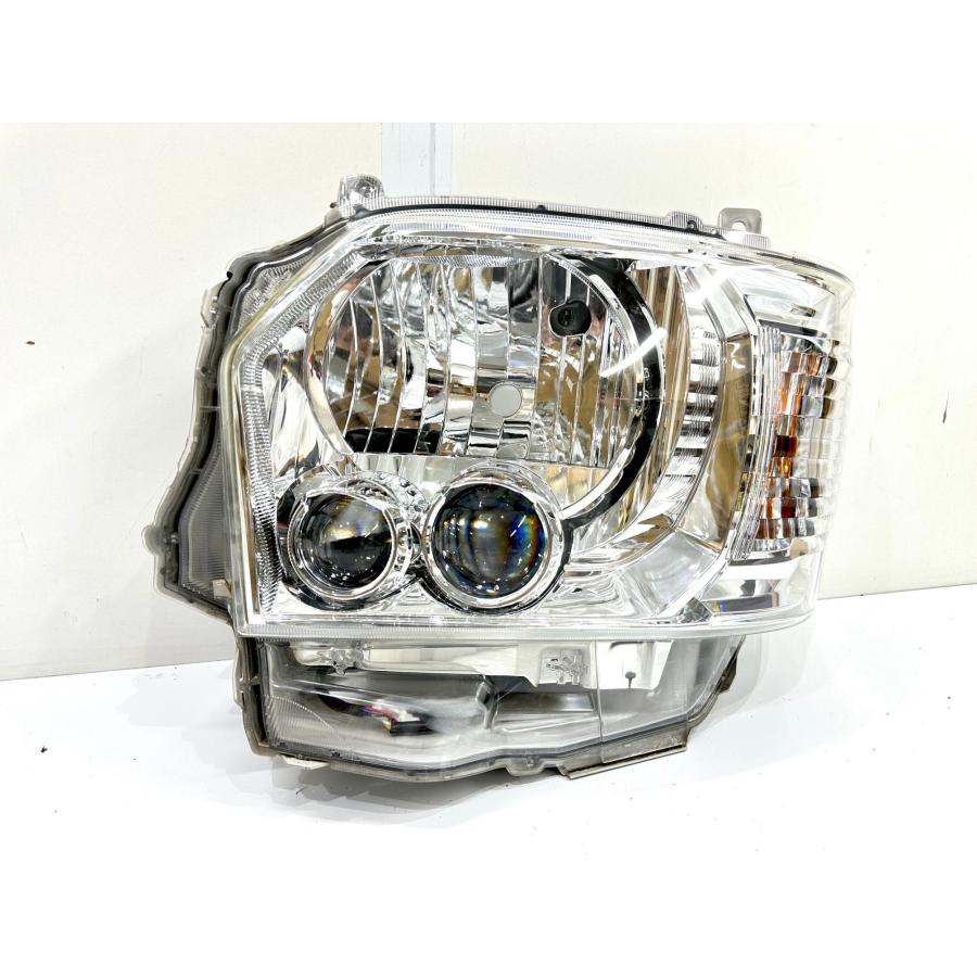 200系 ハイエース 4型〜 純正LEDヘッドライト 左 KOITO26-137/刻印83