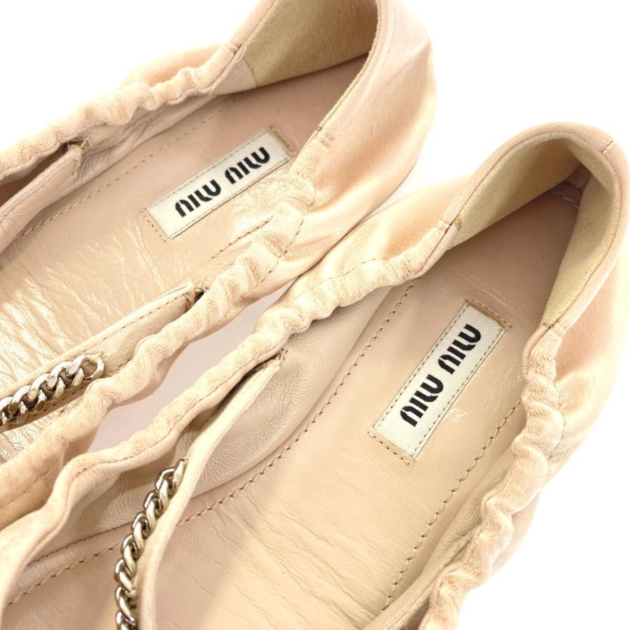 miu miu（ミュウミュウ） チェーンロゴ バレエシューズ フラット