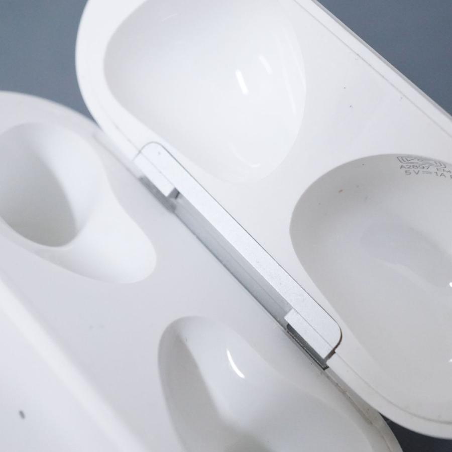 Apple Apple AirPods 第三世代 充電ケースのみ A2897 USED品 ライト二