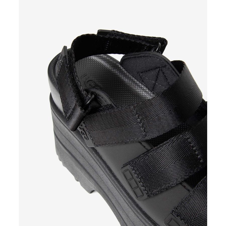 UGG（アグ） UGG PLATFORM SANDALS 厚底サンダル GOLDEN RISE