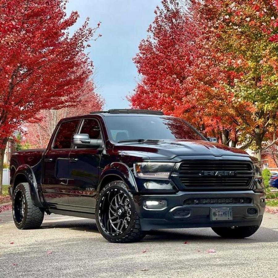 TIS OFFROAD 544BM グロスブラックミルド 22インチアルミホイール