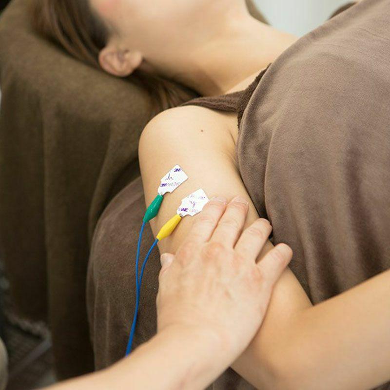 オームパルサー LFP-4000A 全医療器 鍼通電 パルス治療器 鍼電極低周波