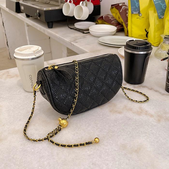 ショルダーバッグ キルティング バッグ チェーン 黒 ミニ レディース