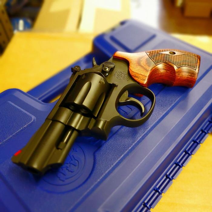 アルタモント S&W Kフレーム ラウンドバット用 木製グリップ ダイヤ