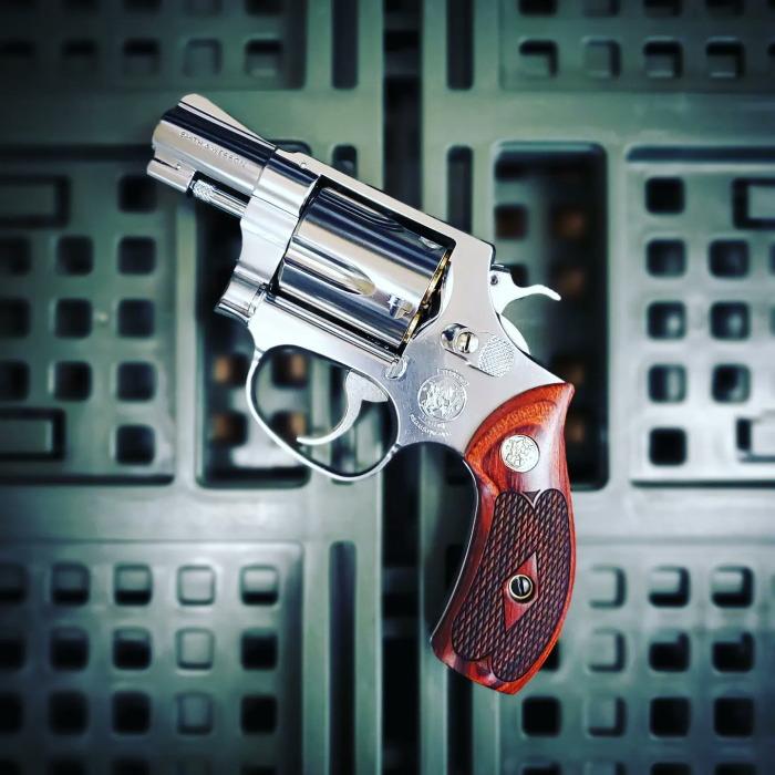 アルタモント S&W Jフレーム ラウンドバット用 木製グリップ