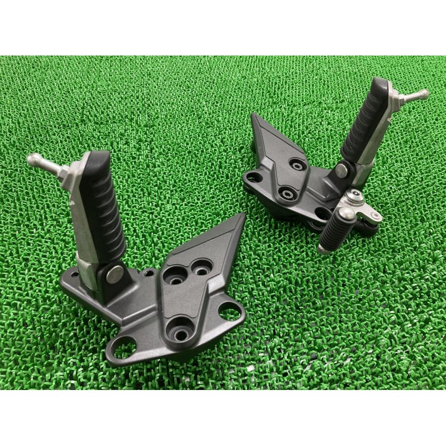 カワサキ（Kawasaki） Ninja1000 ステップ 左右 0726/0905 純正 中古