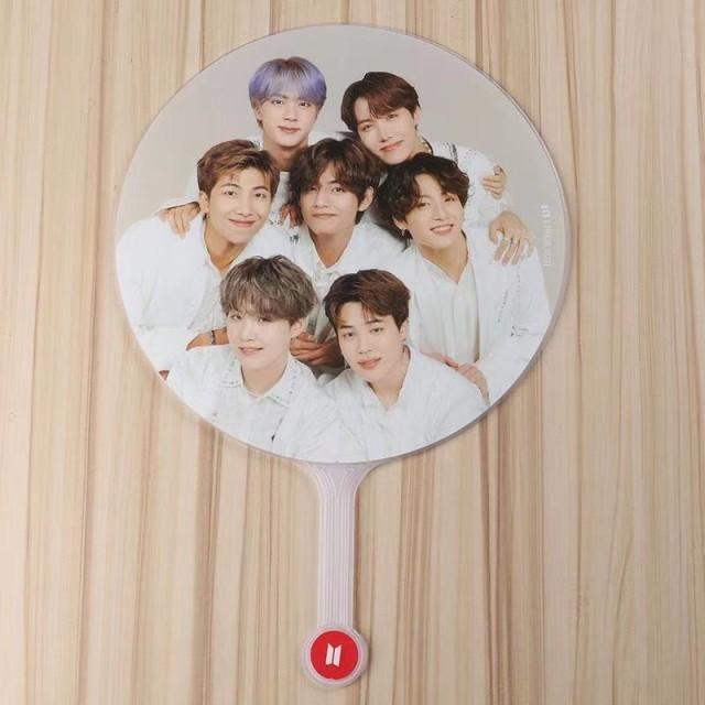 送料無料 BTSグッズ うちわ 団扇 防弾少年団 写真 応援グッズ SPEAK