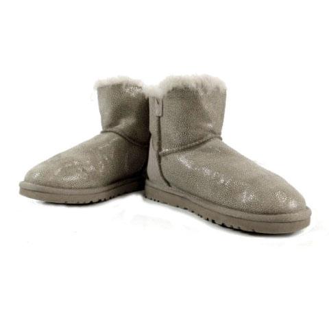 アグ UGG ムートンブーツ ショート ビジューボタン 裏地ファー 総柄